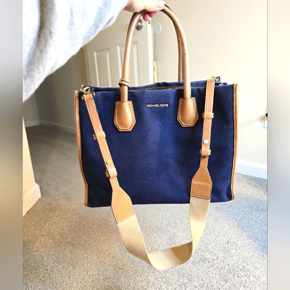 Michael Kors Mercer Large Canvas Leather Concertible Tote Navy Cream Tan - Picture 1 of 16